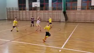Rozgrzewka najmłodszych zawodników 