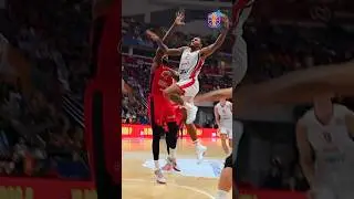Devaughn Akoon-Purcell flies over Megasport Arena 🚀