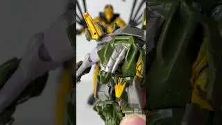 How does Airachnid control the Insecticons?