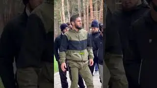 Ислам Махачев подкалывает Зубу  