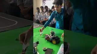 Workshop on Sensor Guided Robotics organised by Pythagoras classes.               