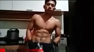 Berotot Sixpack Mantap