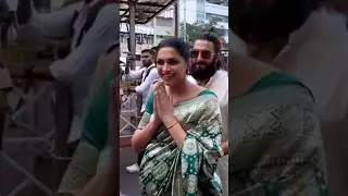 Deepika Padukone Goes To Siddhivinayak Temple For Baby Blessing