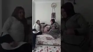 Kadin  hem suyluyo hem sigara içiyor 2018
