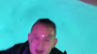 MORGENSHTERN пригает в бассейн