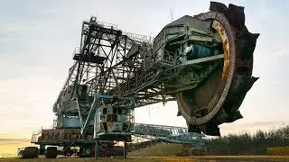 Climbing This MASSIVE Abandoned Factory ON WHEELS - Urbex Lost Places Germany
