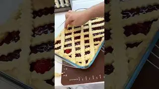 Пирог с ягодами очень вкусный и простой рецепт.Ягодный пирог