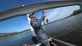 Ловля окуня на спиннинг с моим другом Сан.  Саны чем