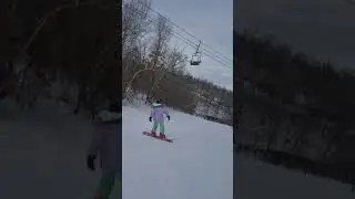 Alina Lor snowboarding