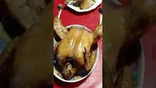 มาดูการสับไก่ต้มน้ำปลากัน
