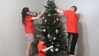 НАРЯЖАЕМ ЕЛОЧКУ ДОМА ВМЕСТЕ🤩🎄