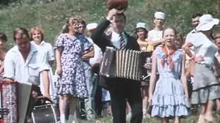 Фрагмент из фильма «Трава зелена», 1985 г.