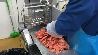 Нарезка замороженной красной рыбы на слайсере Bizerba. Слайсер полуавтомат.