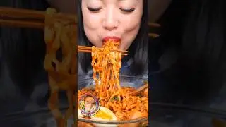 The noodle bite. #sasasmr #asmr #eatingsound #fypfood #fypshorts #fyp #noodles #cheesynoodles #spicy