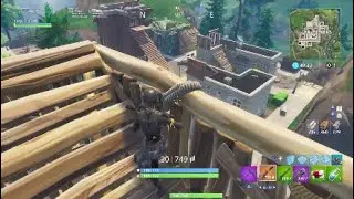 Fooling around on Fortnite custum mode with randoms