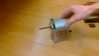 Видеообзор механической точилки для карандашей.