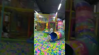 Короче говоря в игровом центре