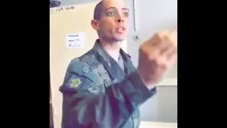 Frappe moi, je t'empoisonne