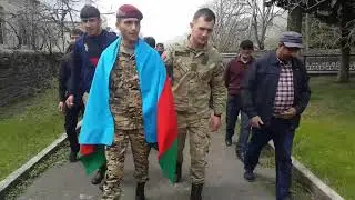 Qarşılama - İgid Əsgər Allahverdiyev Məhəmməd Abdulhəmid oğlunun məzüniyətə gəlişi.