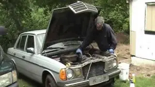 300D Mercedes - Bleeding Engine