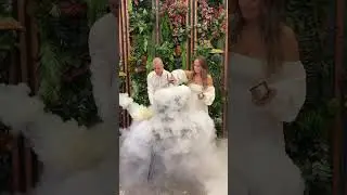 Сухой лёд + двухцветный дым из белого в цветной. Определение пола ребёнка на гендер пати.