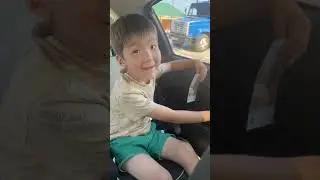 «Огромного хлеба не было только маленький хлеб был» 😅- показал и побежал оплачивать 🍞🥰