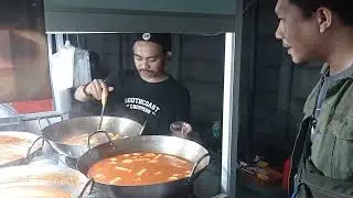 Jajanan Malam di Komplek Pertamina Pondok Ranji, Tangsel. Dari makanan tradisional sampai modern ada