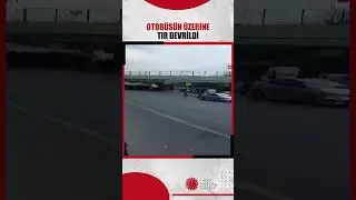İstanbul Bakırköy'de alt geçide çarpan tır, İETT otobüsünün üzerine devrildi.