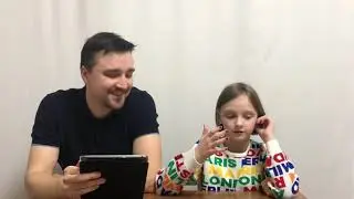 Разговариваю с папой о хоккее