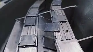 LA FEEDING ENG - Metal slide