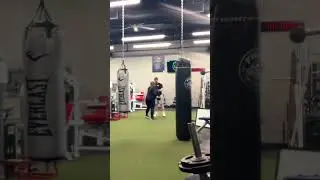 Mitt Work 😤 hit coachcodyconditioning@gmail.com for online coaching #onlinecoach #gym #boxing