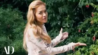 Rita Ora's Garden is the Perfect Place For Some Smoochin'