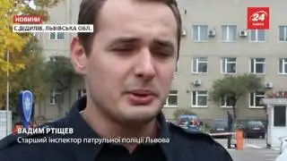 Вантажівка злетіла з дороги і протаранив будинок на Львівщині