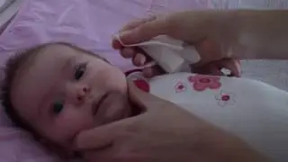 Как чистить носик грудничка от засохшей слизи