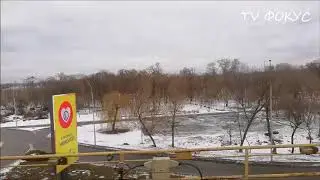 Метро. Поездка в Киевском метро. Мост Метро в Киеве.  Киев. Украина. 15.02.2019.