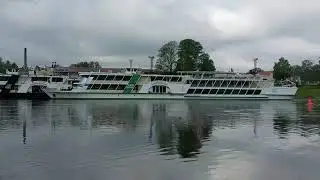 MS Gräfin Cosel wird zu Wasser gelassen
