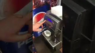 Приготовление капучино на кофемашине gaggia