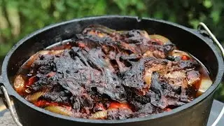 Schichtfleisch aus der hohen Rippe im Dutch Oven (Prime Rib) Dopf