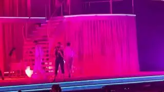 Sabrina Carpenter ends her “Nonsense” outro tradition on the “Short n Sweet” Tour
