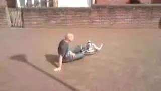 Supergrabs and broken bocks