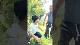 ngintip Tante lagi kencing 