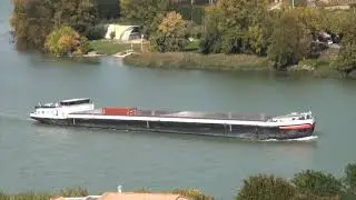 La ville de Tournon et le Rhône ...depuis le Sentier des Tours..