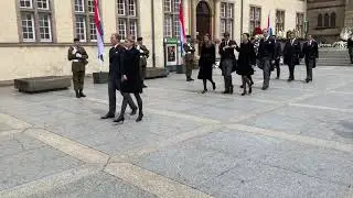 La famille grand-ducale sort de la cathédrale Notre-Dame à la fin des obsèques de Jean