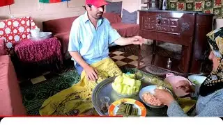 TAZE TAZE, YAPRAK SARMASI   BAHÇEDEN DOLMA BİBER  DOLDURDUK  KÖYDE YAŞAM