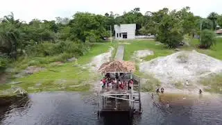 Um mega boomerang.