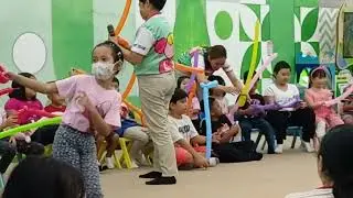 Learning How  to make Balloon Sword