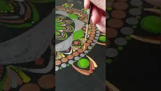 Расписываем панно в золотисто-зеленых оттенках🍂🍀#art #mandala #point #точечнаяроспись #мандала #gold
