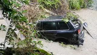 Used mallet to smash way out of car