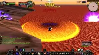 Mond WoW rogue with magnificent gear