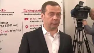 Медведев ответил Навальному